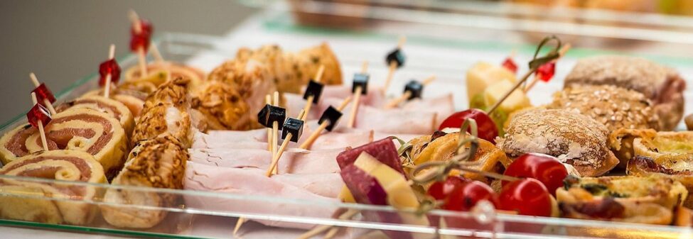 Jak dostosować catering firmowy do różnych diet i preferencji pracowników?